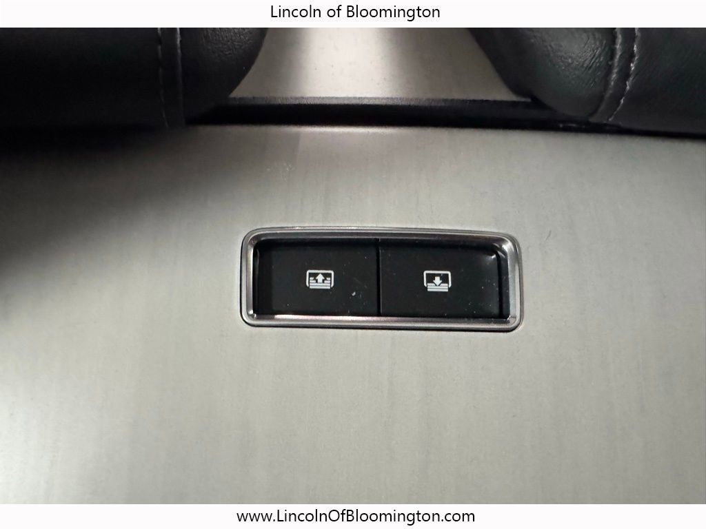 New 2025 Lincoln Navigator L Reserve w/ Jet Appearance Package image 33