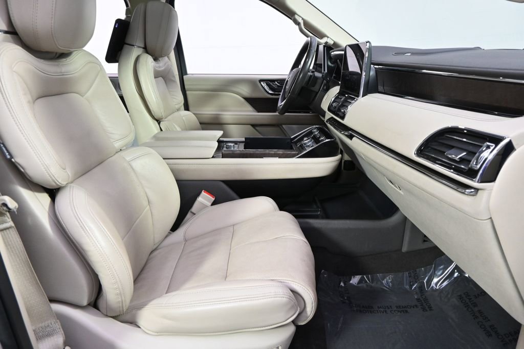 Used 2021 Lincoln Navigator Reserve AWD/4WD image 16