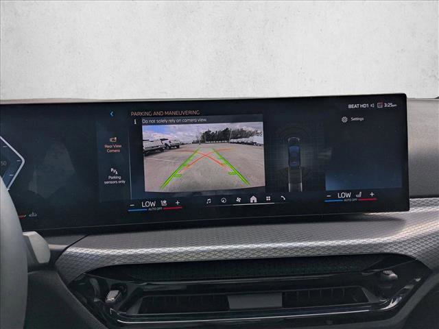 Used 2025 BMW 330i xDrive Sedan AWD/4WD image 13