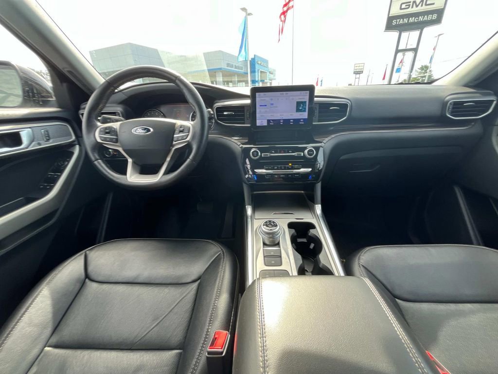 Used 2022 Ford Explorer Limited image 13