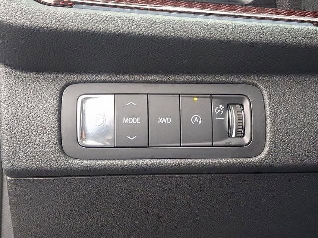 Used 2025 Chevrolet Traverse Z71 w/ Driver Confidence Package image 30