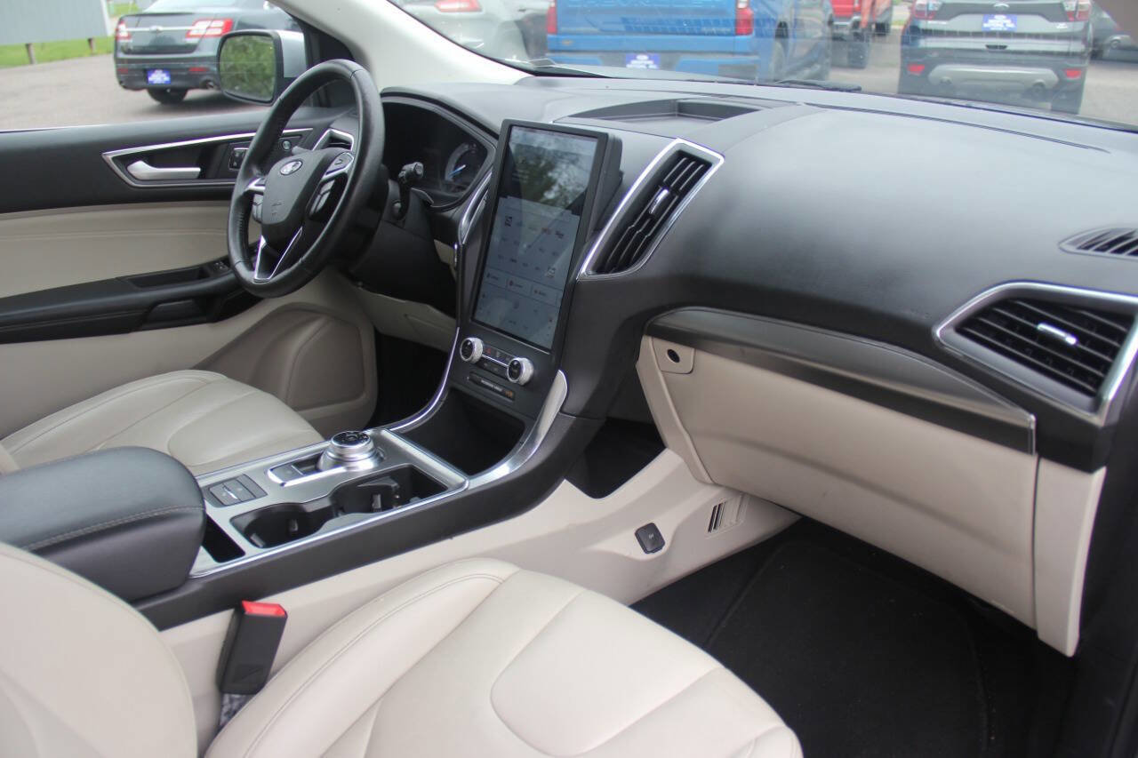 Certified 2022 Ford Edge Titanium image 19
