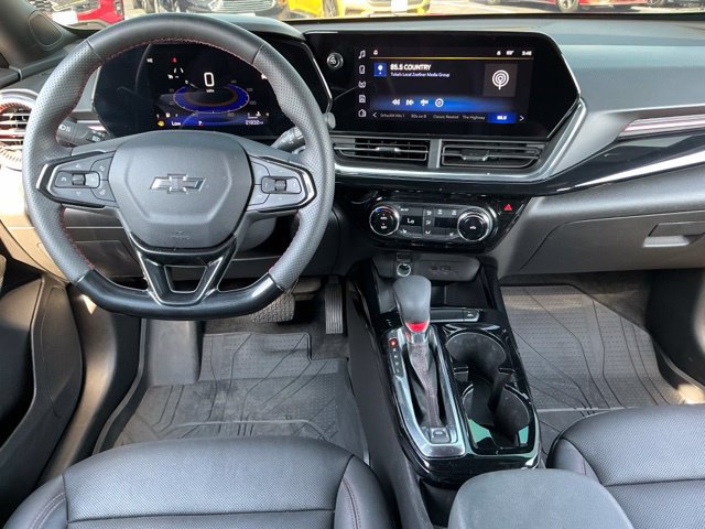 Used 2026 Chevrolet Trax RS FWD image 15