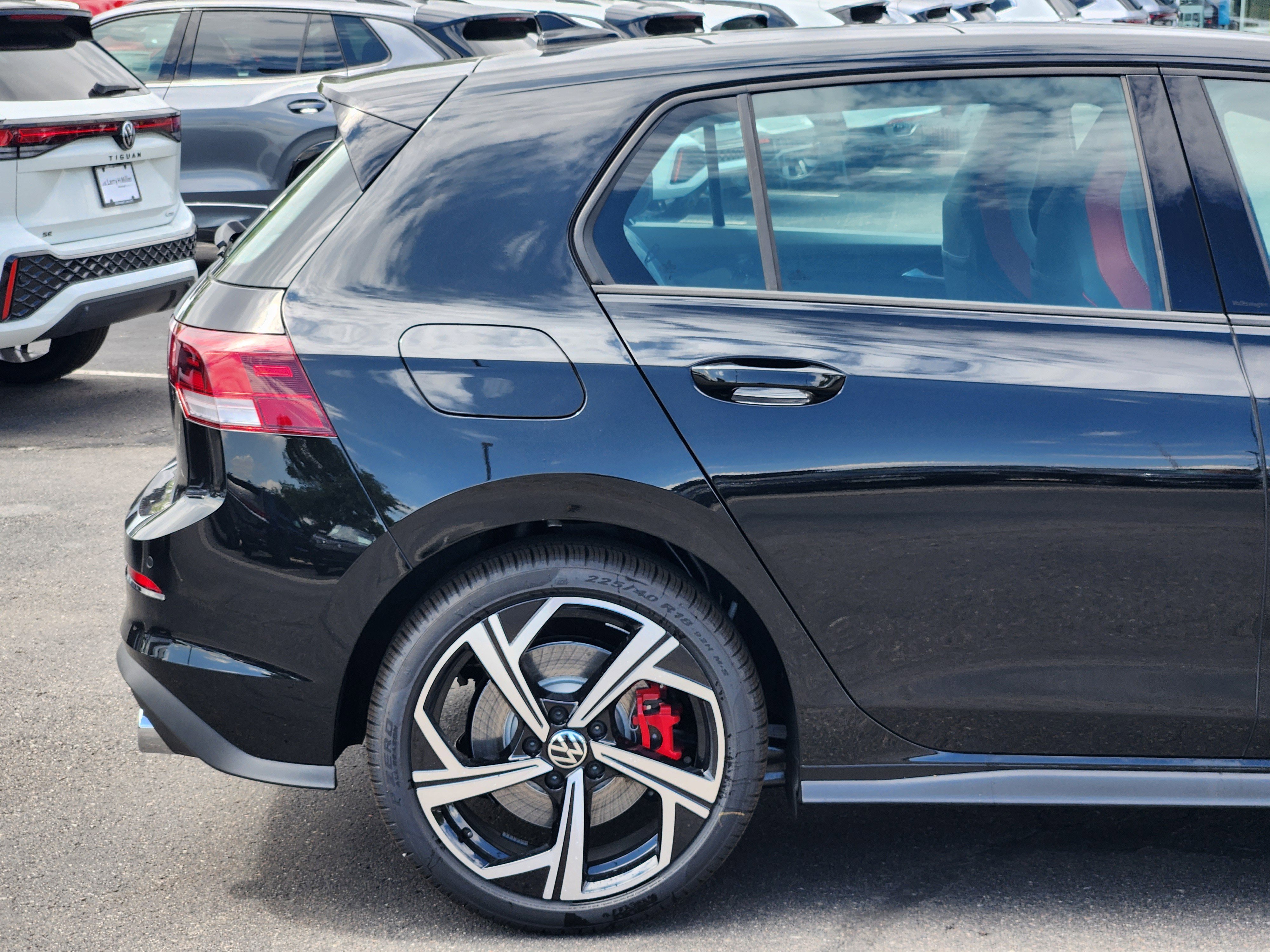 New 2025 Volkswagen GTI SE image 6