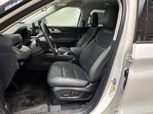 New 2026 Ford Explorer Active w/ Active Comfort Package AWD/4WD image 6