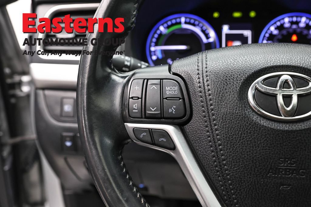 Used 2019 Toyota Highlander Limited w/ Carpet Mat Package (TMS) AWD/4WD image 15