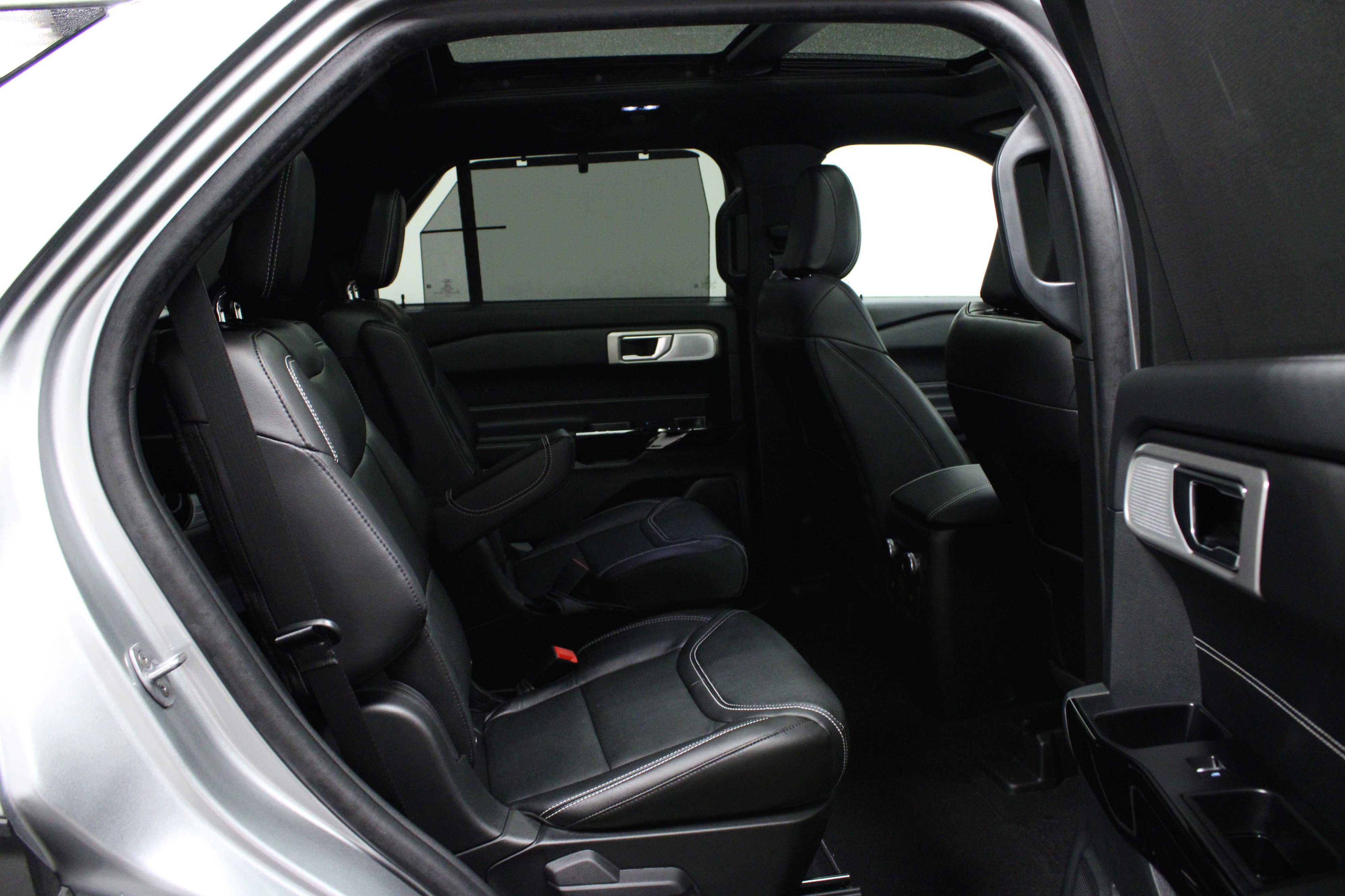 Used 2024 Ford Explorer ST w/ Equipment Group 401A image 16