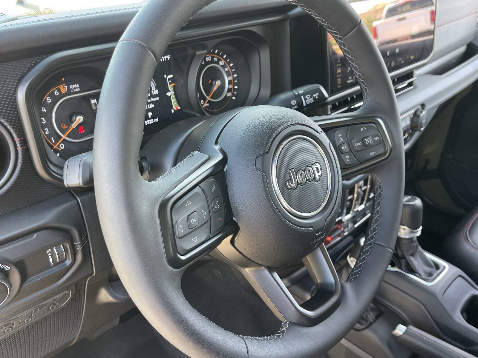 Used 2025 Jeep Gladiator Rubicon AWD/4WD image 22