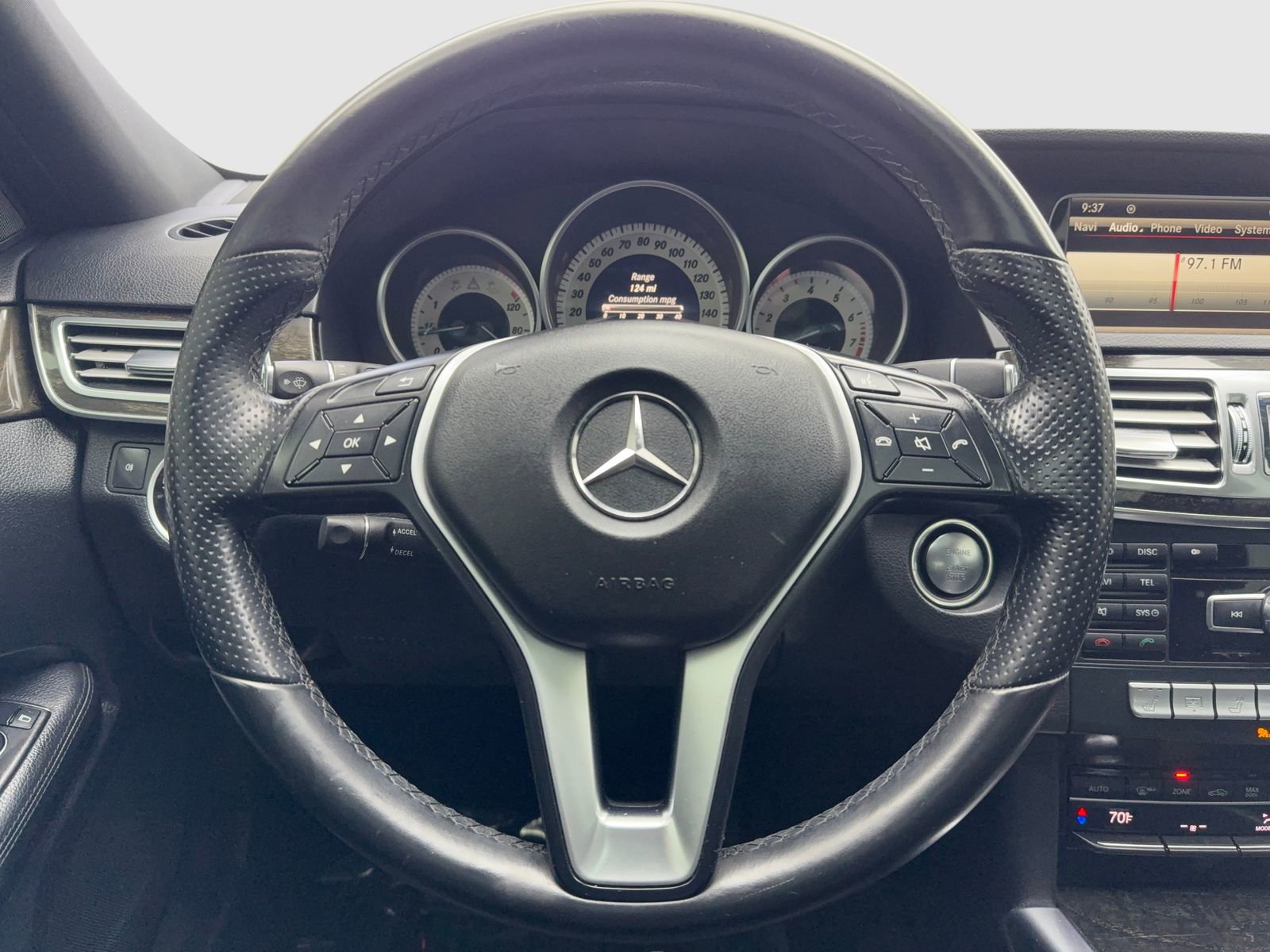 Used 2014 Mercedes-Benz E 350 Sedan image 19