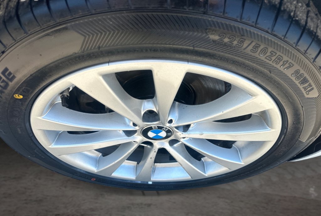 Used 2018 BMW 320i xDrive Sedan AWD/4WD image 17