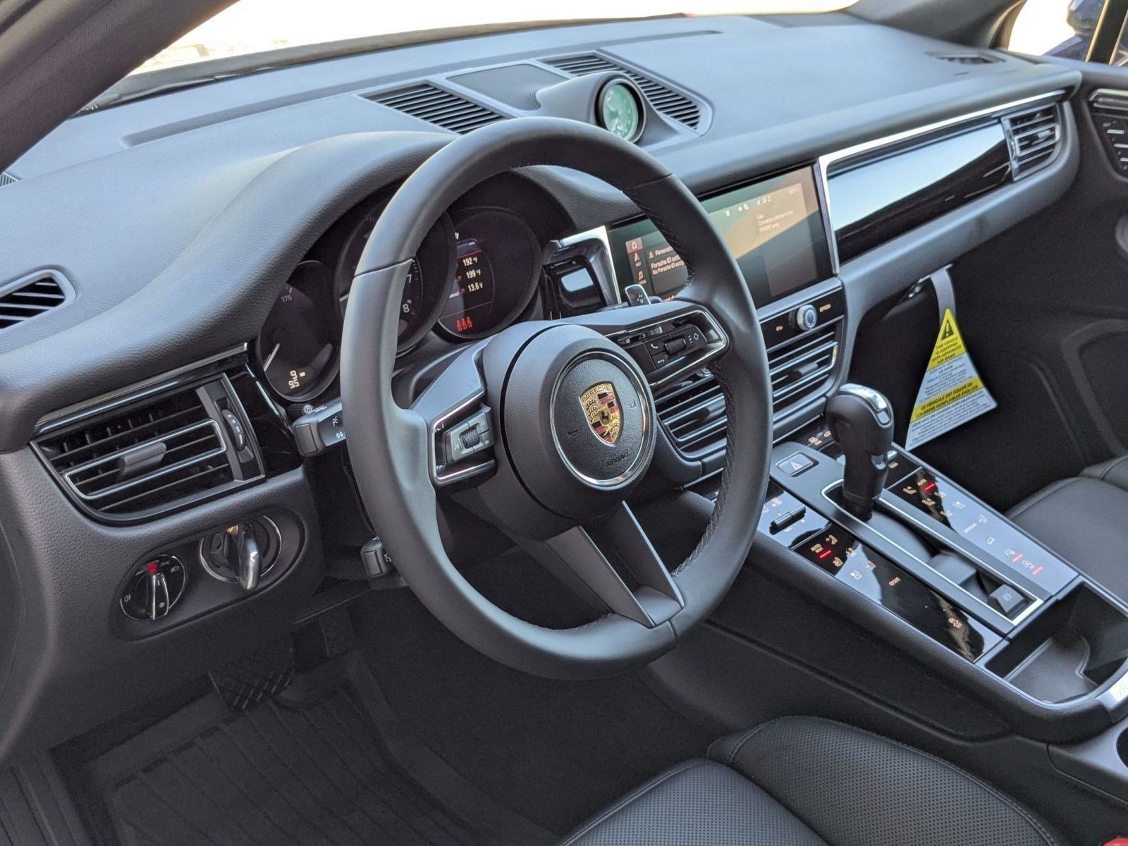 Certified 2025 Porsche Macan AWD/4WD video 4