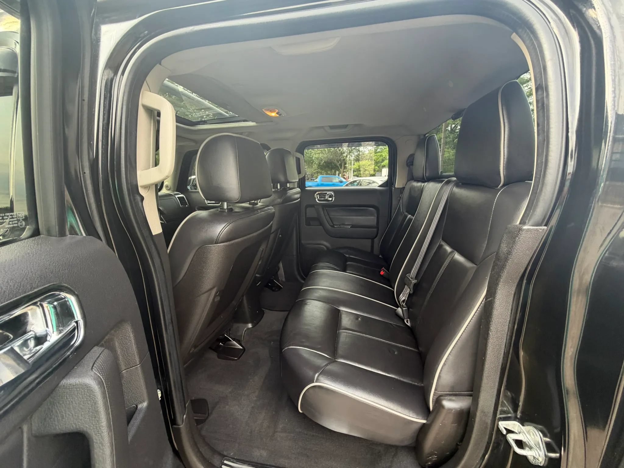 Used 2009 HUMMER H3T Luxury AWD/4WD image 25