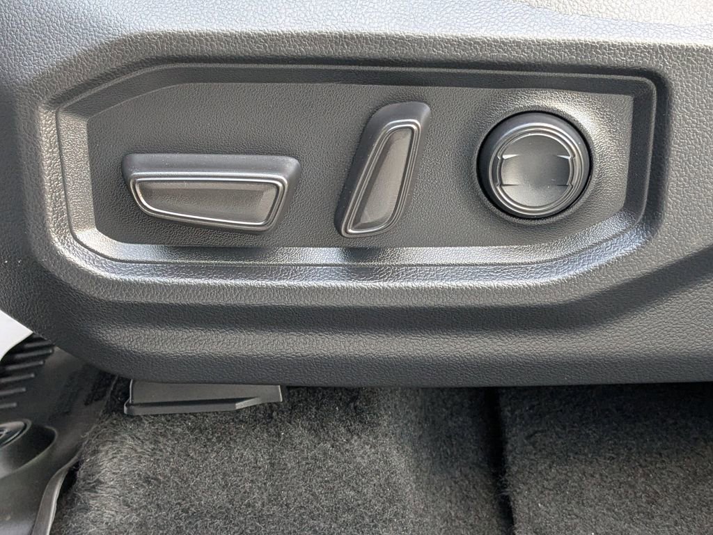 Used 2024 Toyota Tundra SR5 w/ SR5 Premium Package image 18