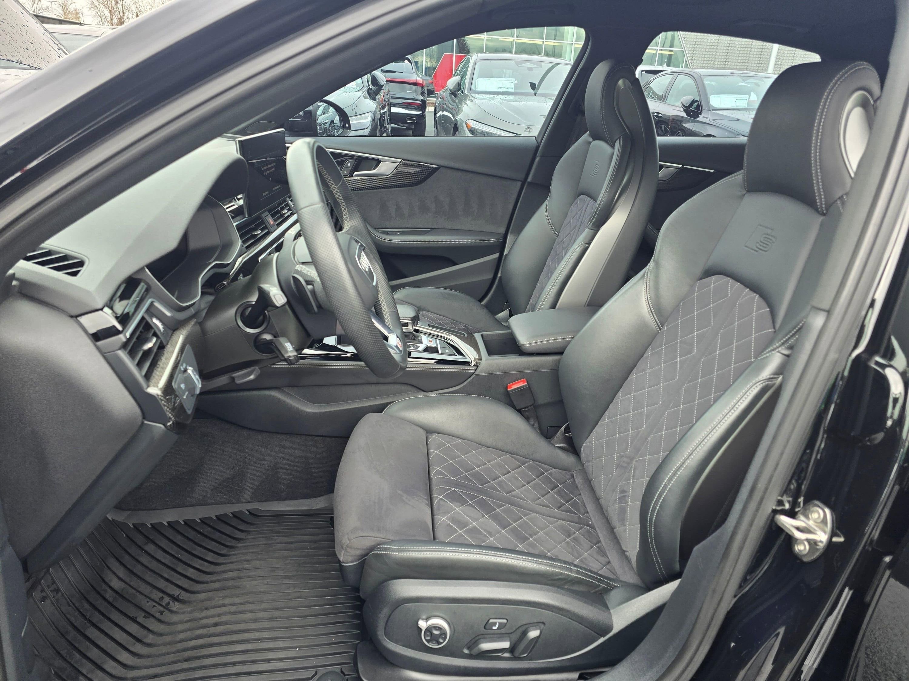 Used 2023 Audi S4 Premium Plus w/ Premium Plus Package image 13