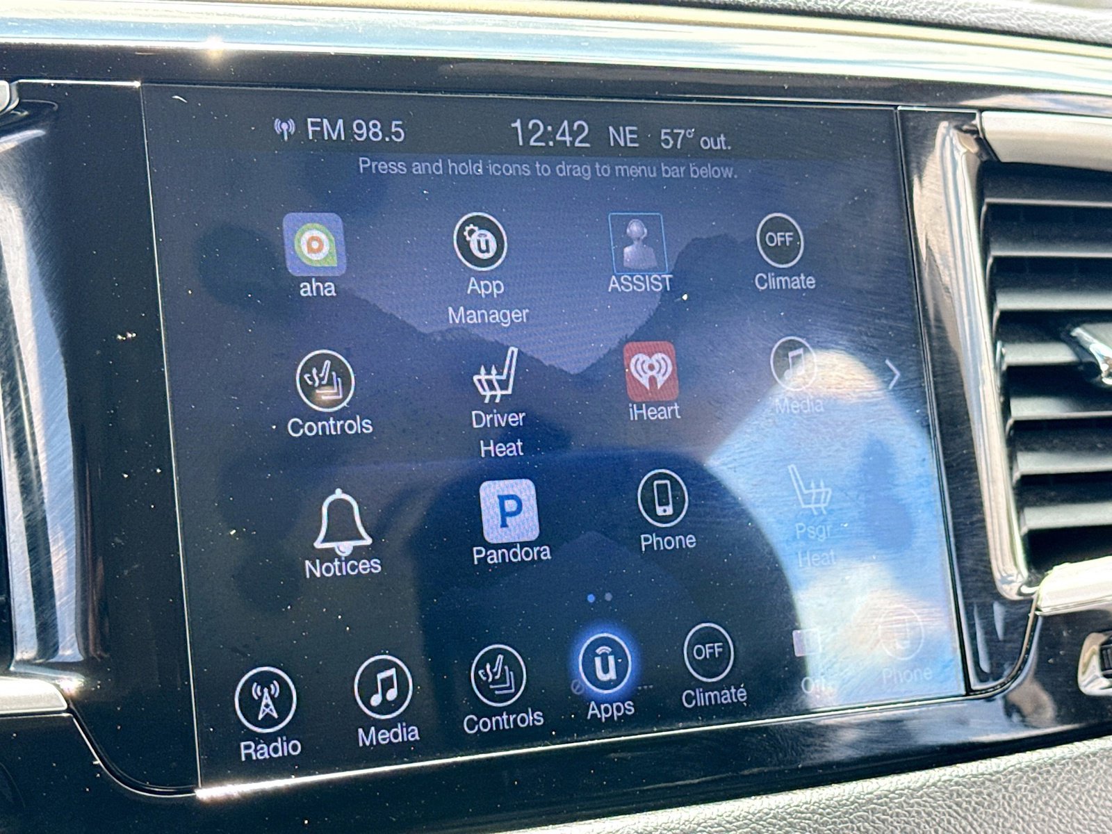 Used 2017 Chrysler Pacifica Touring-L FWD image 10