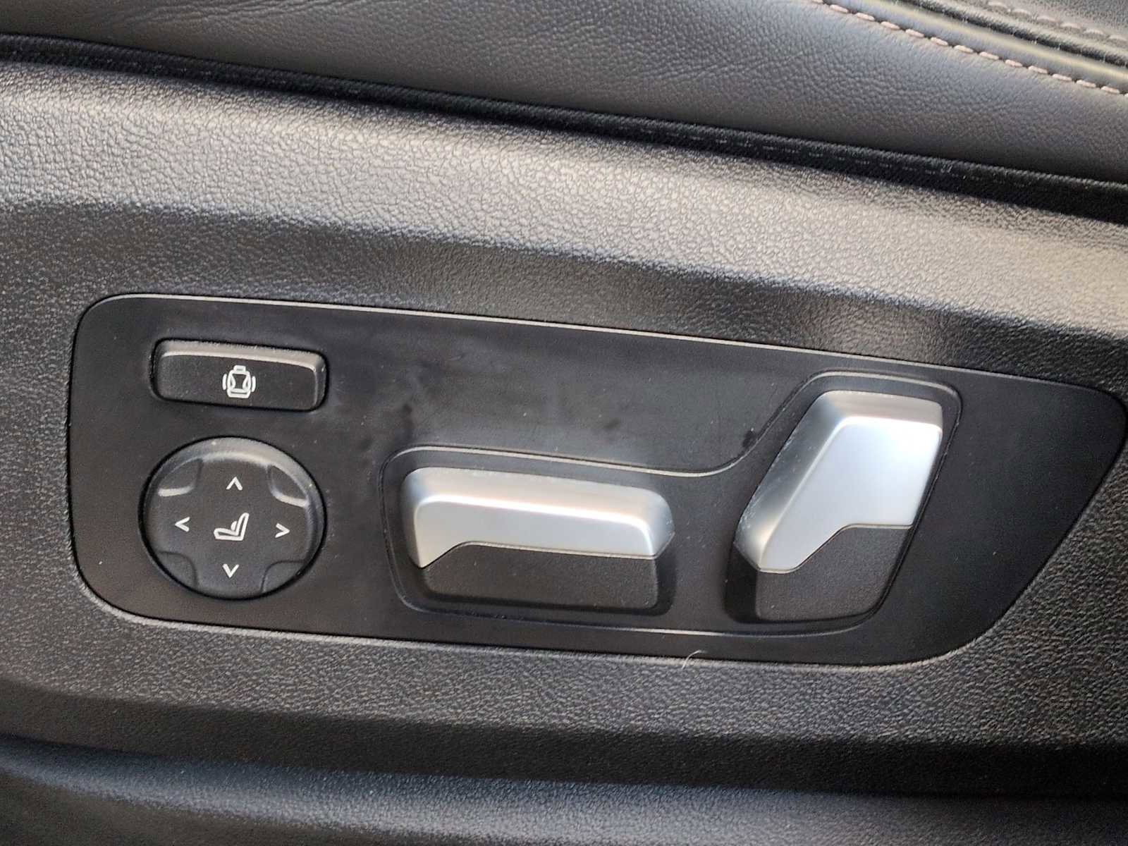 Certified 2023 BMW X5 xDrive45e w/ Climate Comfort Package image 18