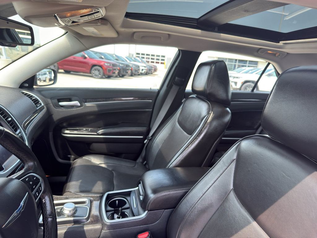Used 2021 Chrysler 300 Touring L AWD/4WD image 27