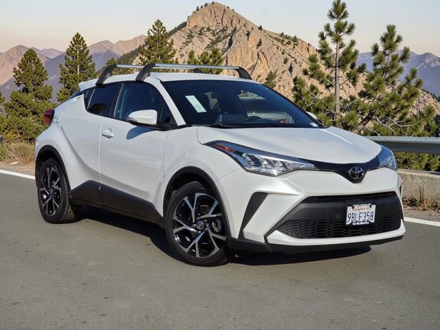 Used 2022 Toyota C-HR XLE FWD image 2