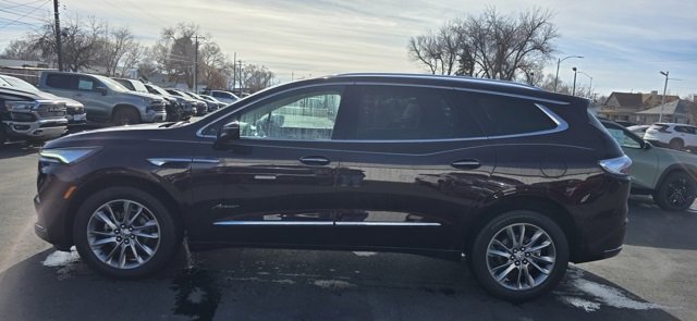 Used 2023 Buick Enclave Avenir w/ Avenir Technology Package image 4