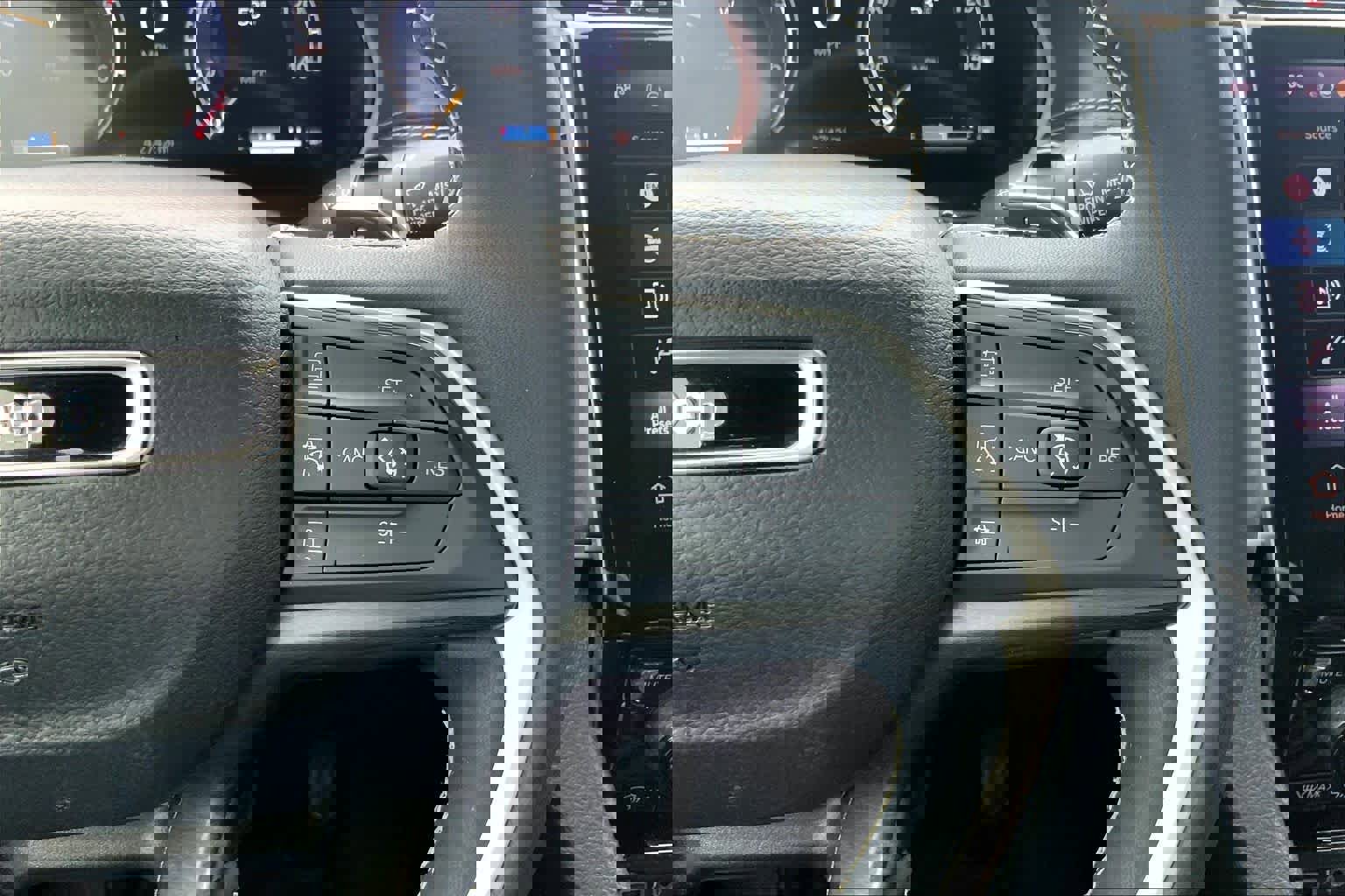 Used 2023 Jeep Grand Cherokee L Limited w/ Luxury Tech Group II image 25