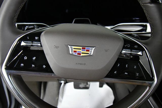 Used 2026 Cadillac Escalade ESV Luxury w/ LPO, Floor Liner Package AWD/4WD image 9