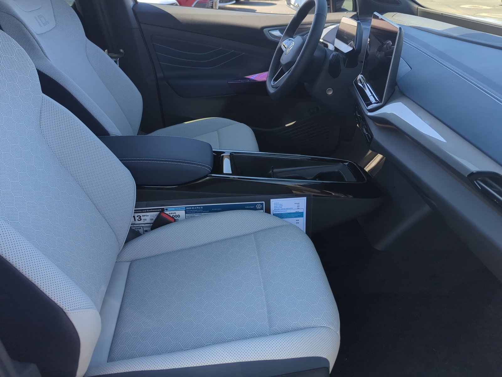New 2025 Volkswagen ID.4 Pro S RWD image 18