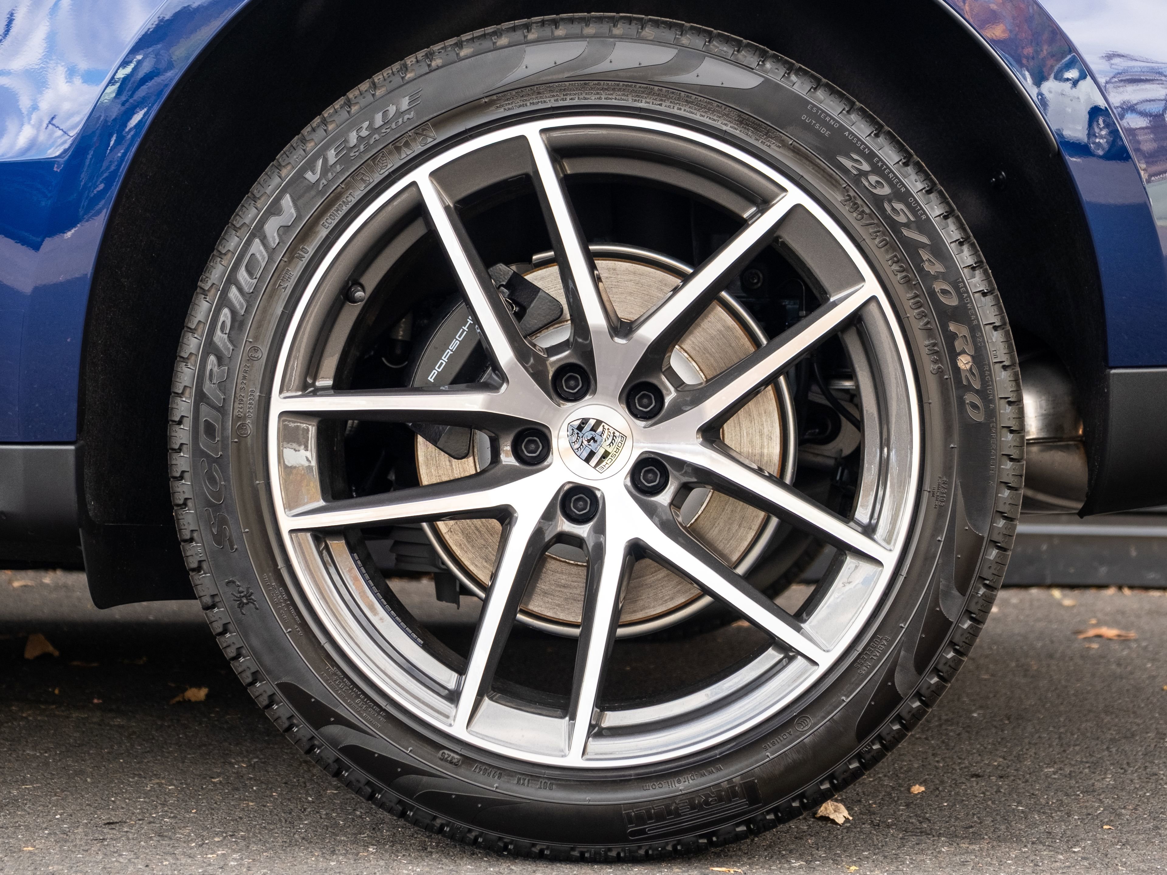 Certified 2026 Porsche Macan AWD/4WD image 13