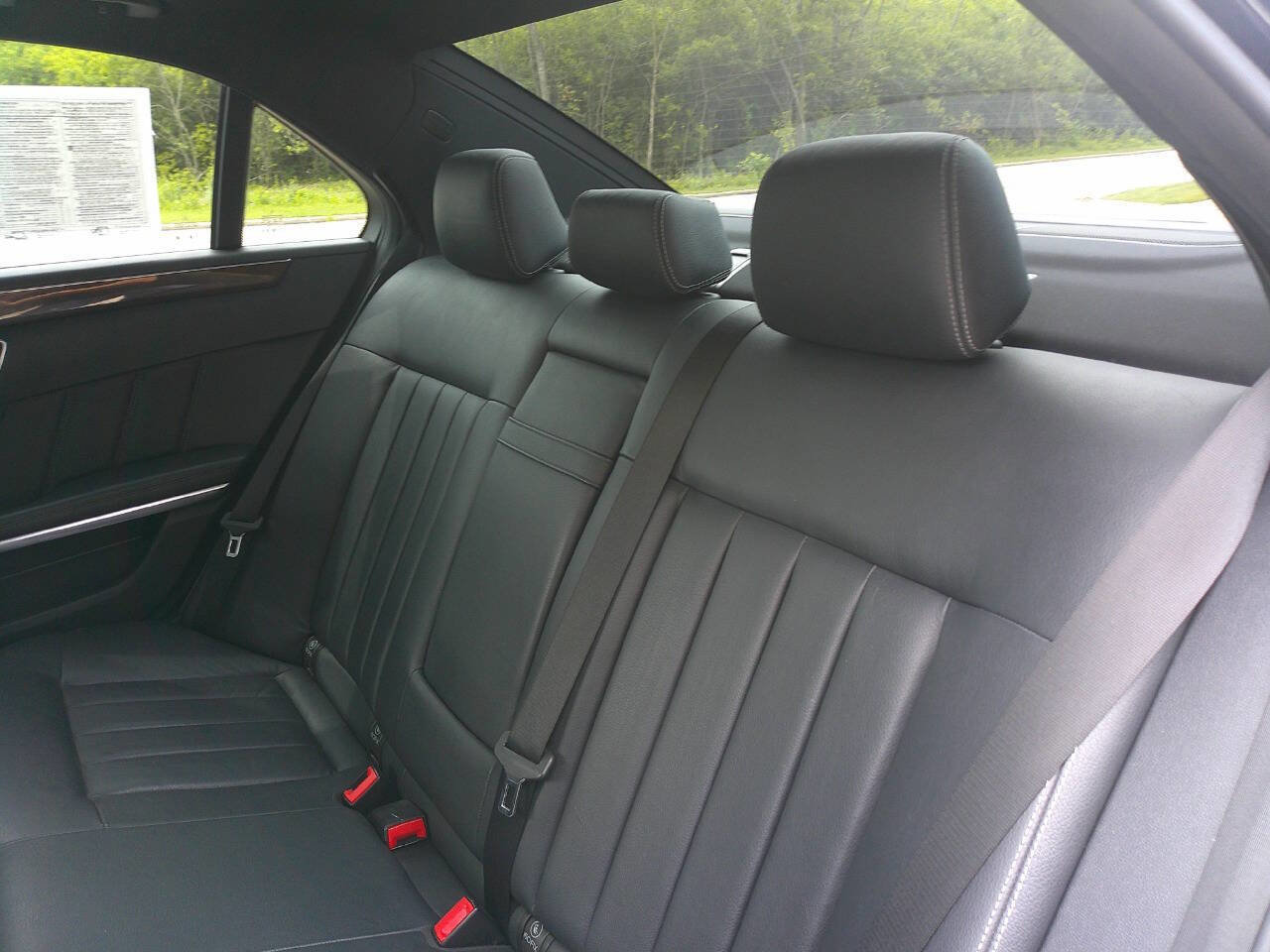 Used 2014 Mercedes-Benz E 550 4MATIC Sedan w/ Premium 1 Package image 14