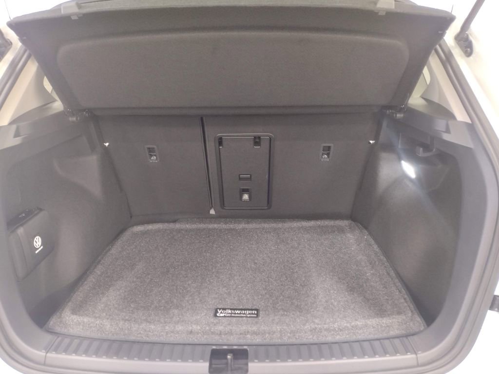 New 2026 Volkswagen Taos SE AWD/4WD image 16