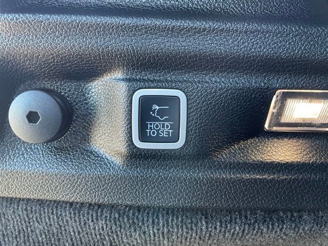 Used 2021 Jeep Grand Cherokee L Overland w/ Luxury Tech Group IV image 35