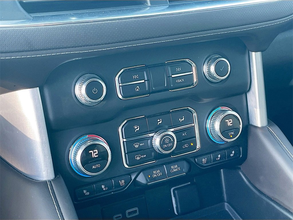 Used 2023 GMC Yukon XL SLT w/ SLT Luxury Package image 19