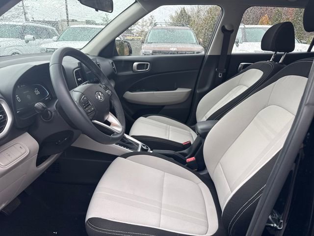 Certified 2024 Hyundai Venue SEL image 9