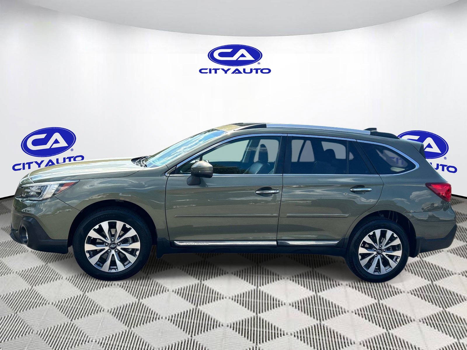 Used 2018 Subaru Outback 2.5i Touring AWD/4WD image 7