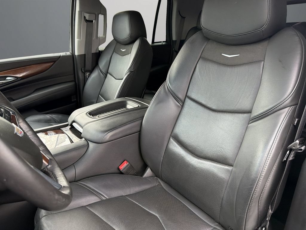 Certified 2020 Cadillac Escalade Luxury RWD image 14