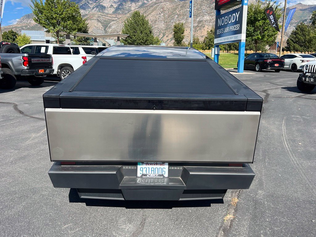 Used 2024 Tesla Cybertruck AWD Crew Cab image 9