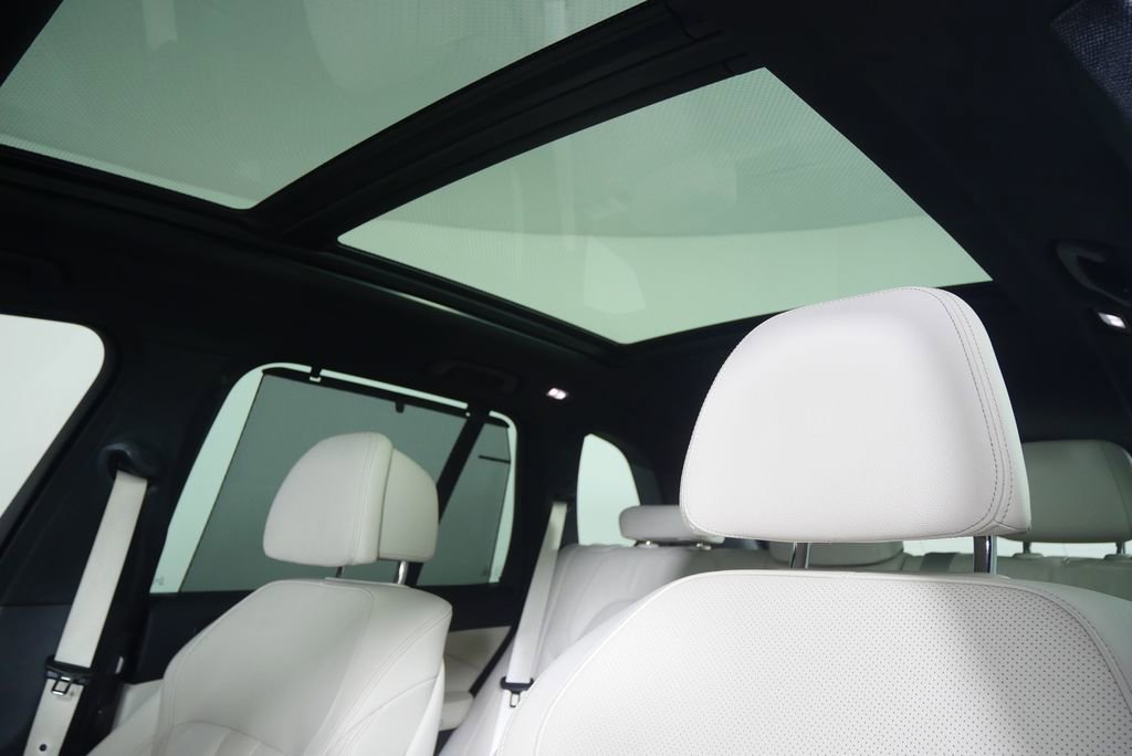 Used 2022 BMW X5 xDrive40i w/ M Sport Package image 11