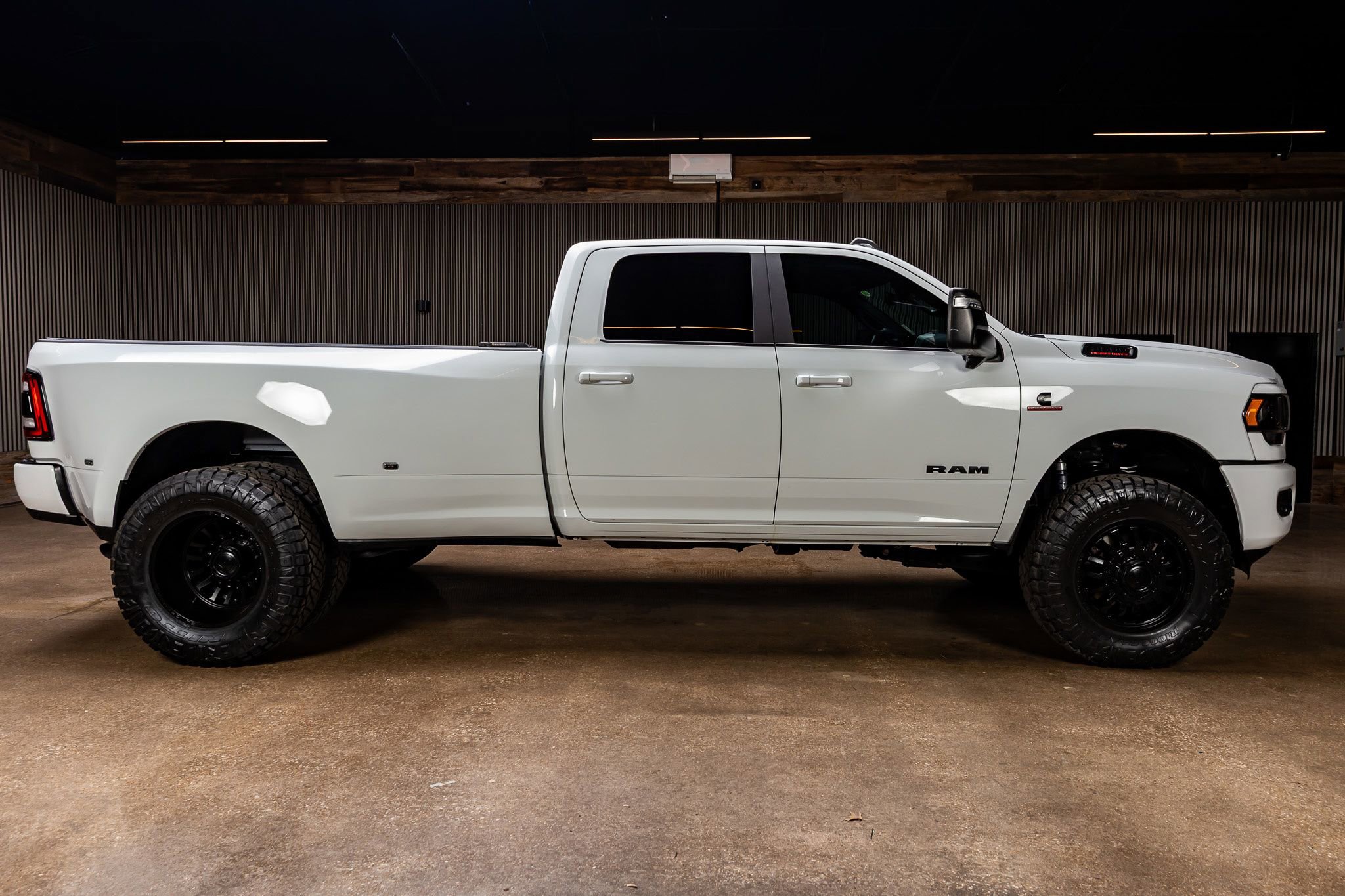 Used 2024 RAM 3500 Big Horn w/ Night Edition image 11
