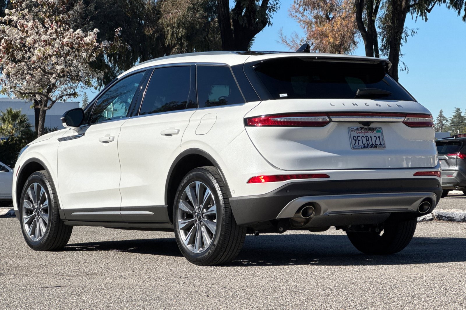 Certified 2022 Lincoln Corsair Reserve w/ Equipment Group 201A image 6