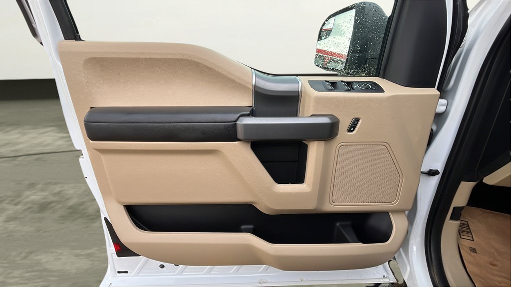 Used 2017 Ford F150 XLT w/ Equipment Group 302A Luxury AWD/4WD image 15