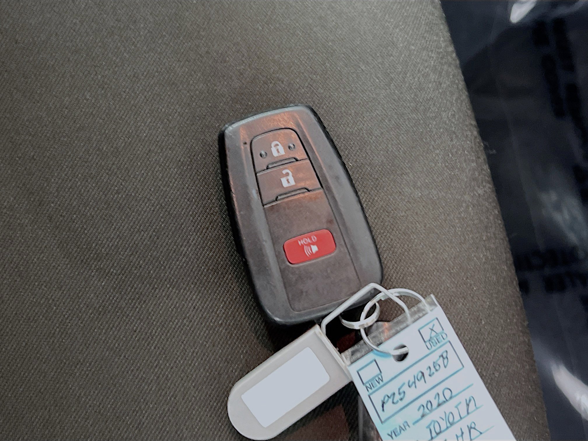 Used 2020 Toyota C-HR XLE image 36