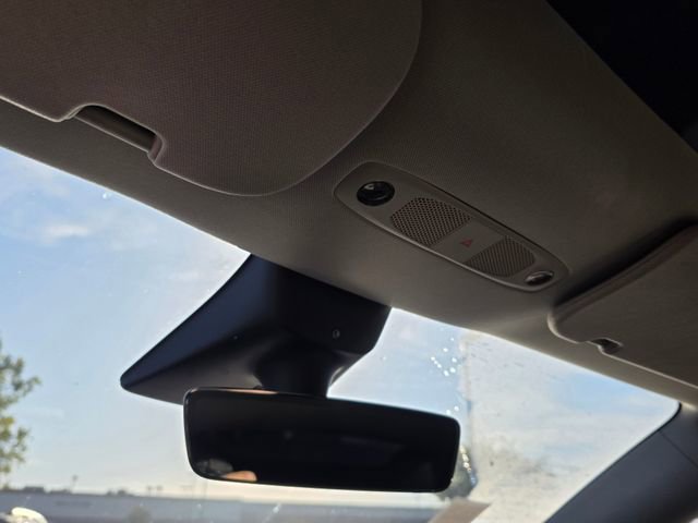 Used 2022 Tesla Model Y Long Range image 35