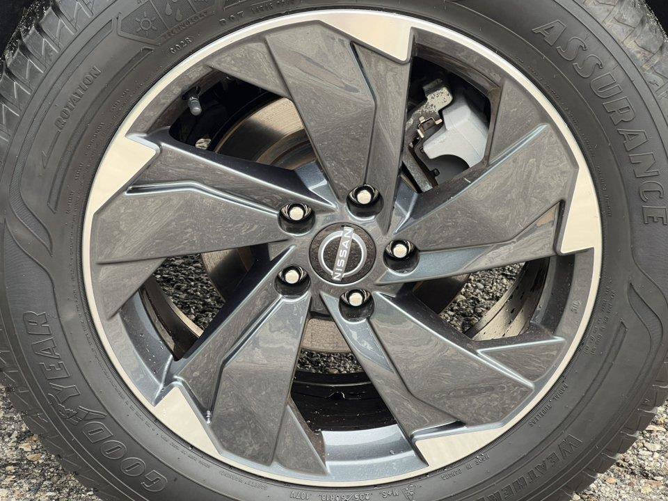Used 2025 Nissan Rogue SV AWD/4WD image 6