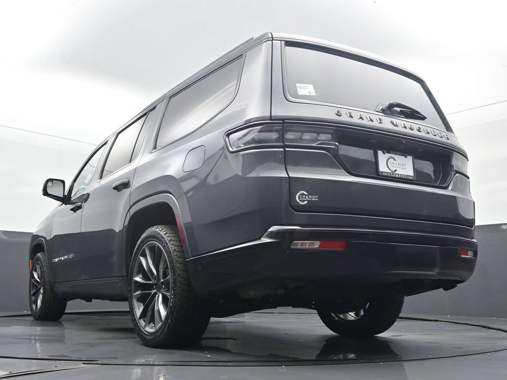 Used 2025 Jeep Grand Wagoneer Series III w/ Rear Seat Video Group 1 AWD/4WD image 43