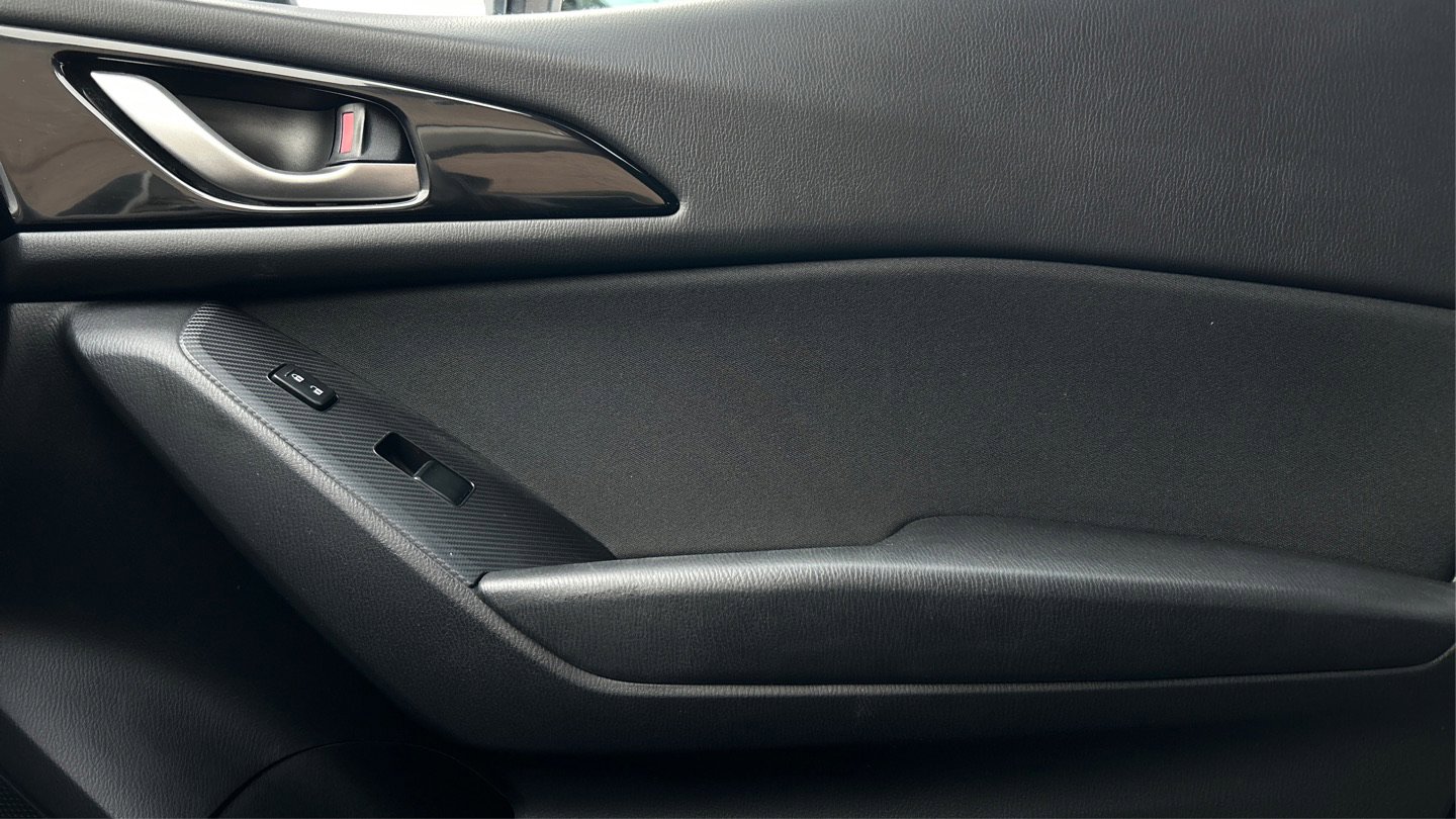 Used 2014 MAZDA MAZDA3 i Sport image 38