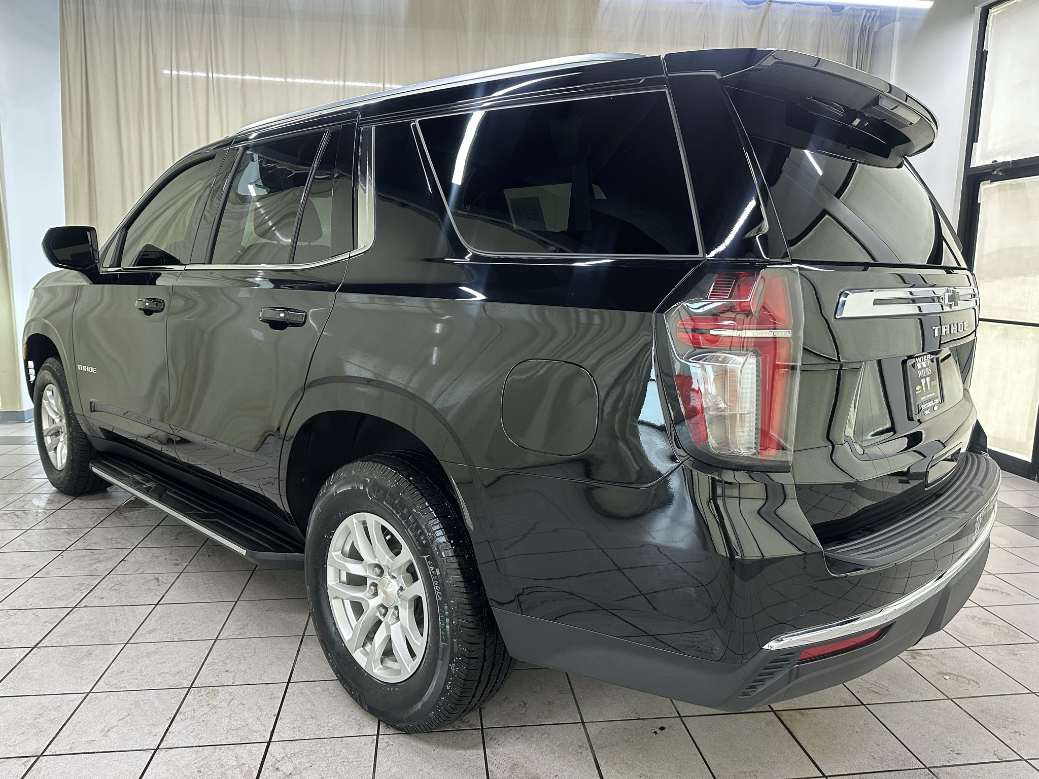 Used 2023 Chevrolet Tahoe LS AWD/4WD image 9