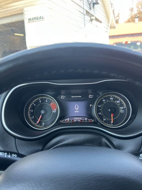 Used 2020 Jeep Cherokee Limited AWD/4WD image 32