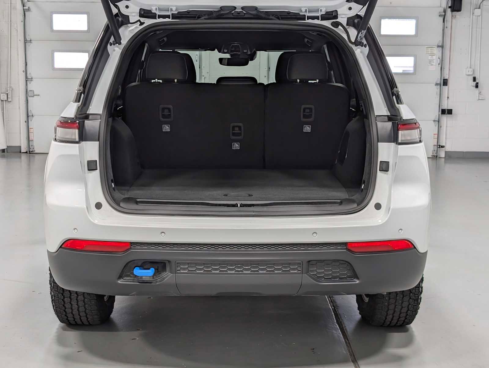 Used 2024 Jeep Grand Cherokee Trailhawk image 44