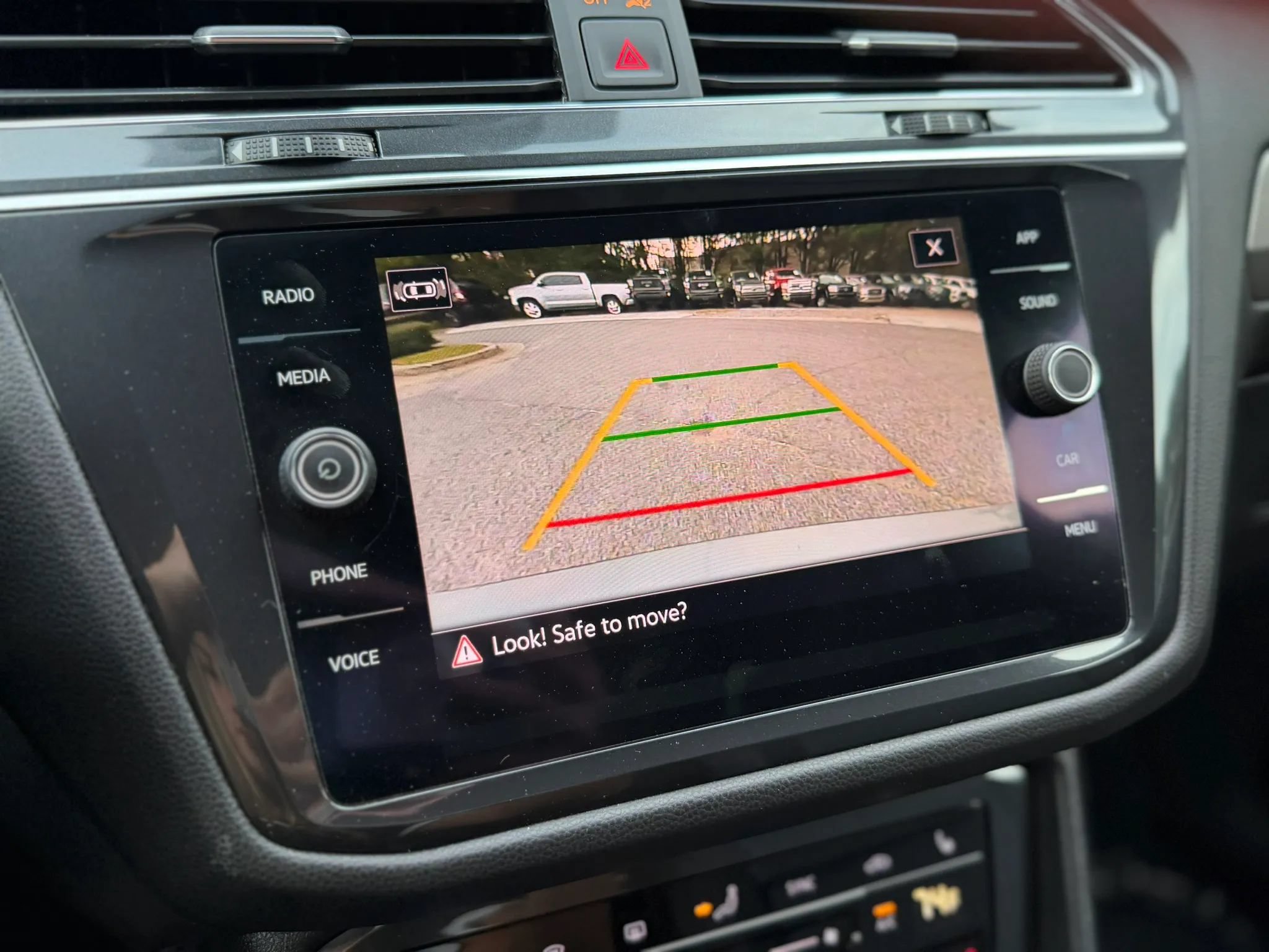 Used 2022 Volkswagen Tiguan SE R-Line FWD image 32