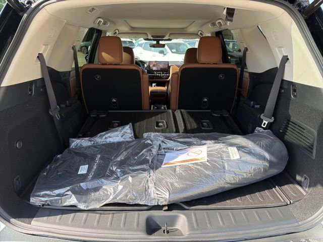 New 2026 Nissan Pathfinder Platinum AWD/4WD image 16