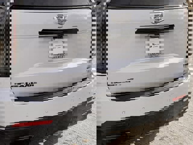 Used 2026 Cadillac Escalade Platinum Sport w/ LPO, ONYX Package image 8